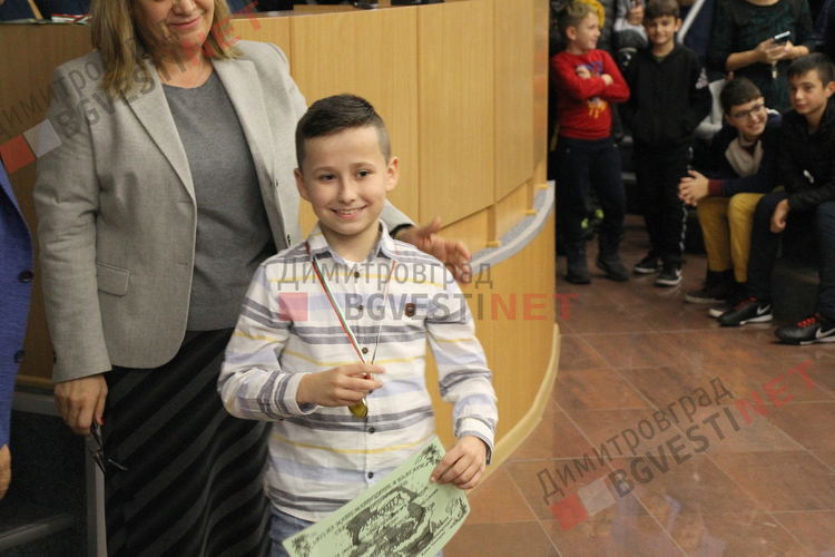 Младите математически таланти на Димитровград бяха наградени на официална церемония