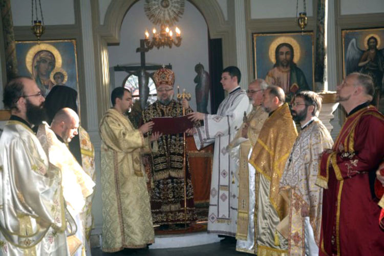 Тракийци от Хасково на коледна литургия в църквата в Одрин