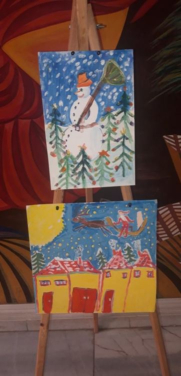 Деца-художници украсиха коридорите в ОбА