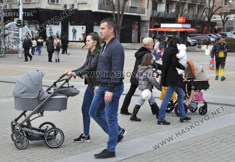  Голямото Коледно пазаруване задръсти града, хасковлии напълниха магазините 
