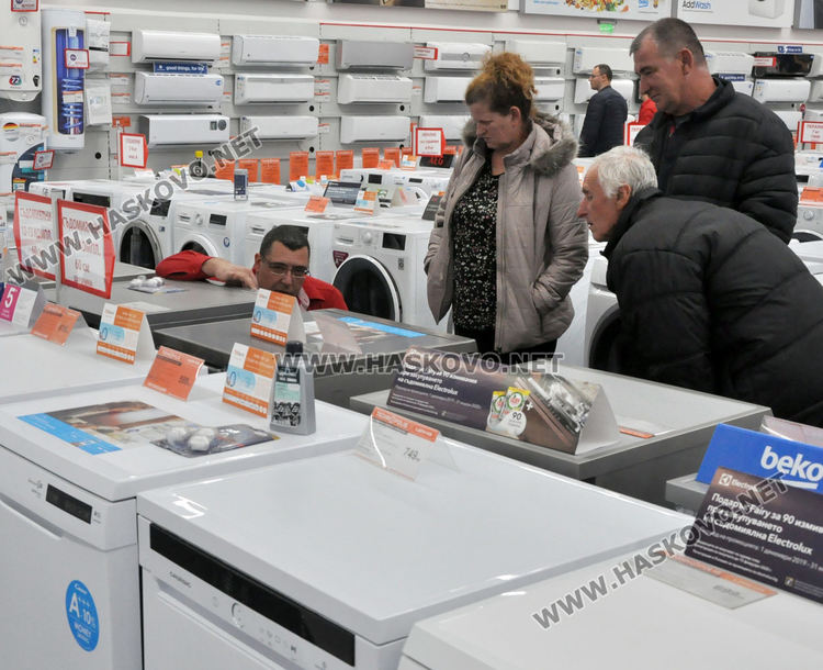  Голямото Коледно пазаруване задръсти града, хасковлии напълниха магазините 