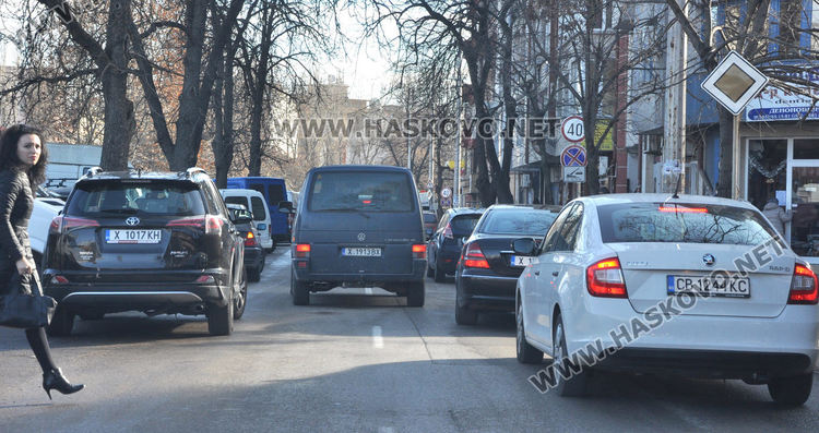  Голямото Коледно пазаруване задръсти града, хасковлии напълниха магазините 