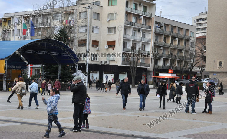  Голямото Коледно пазаруване задръсти града, хасковлии напълниха магазините 