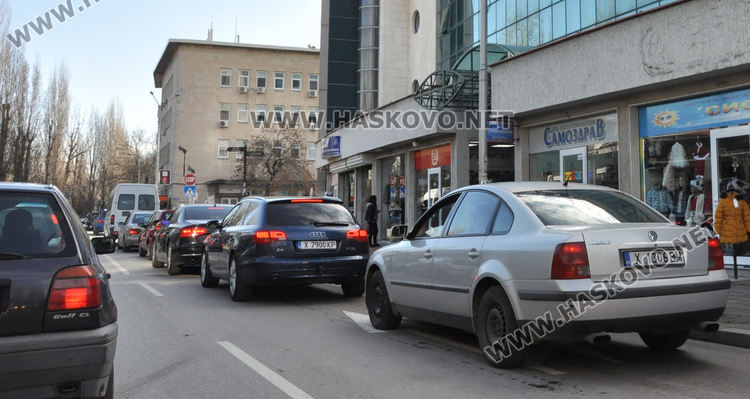  Голямото Коледно пазаруване задръсти града, хасковлии напълниха магазините 