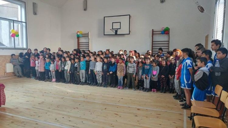  В село Градина откриха ремонтирания физкултурен салон