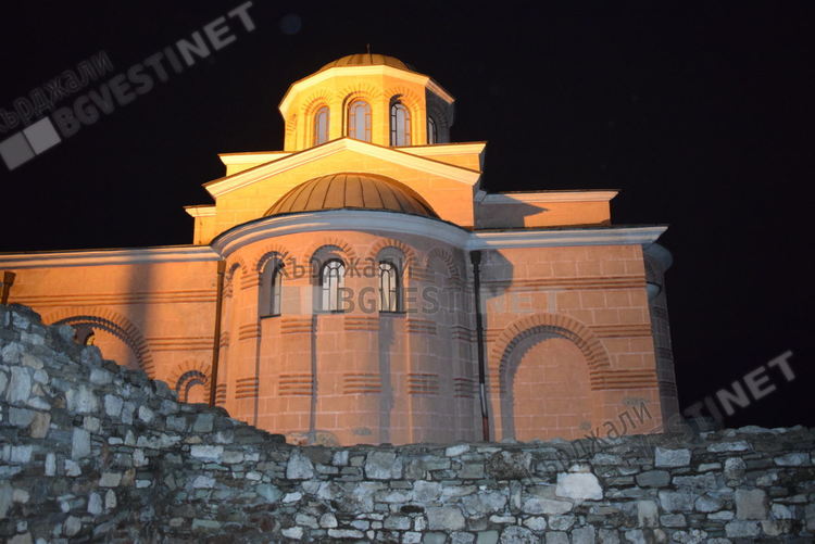 Служители на РДПБЗН-Кърджали провериха храмове, хотели и заведения преди празниците за мерките за пожарна безопасност