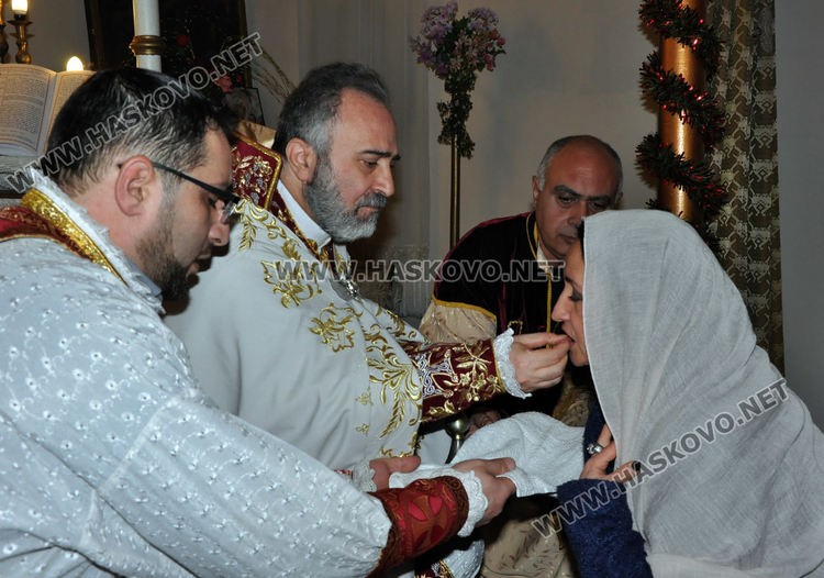 Арменският владика служи в Хасково, откриха и паметна плоча на учителка