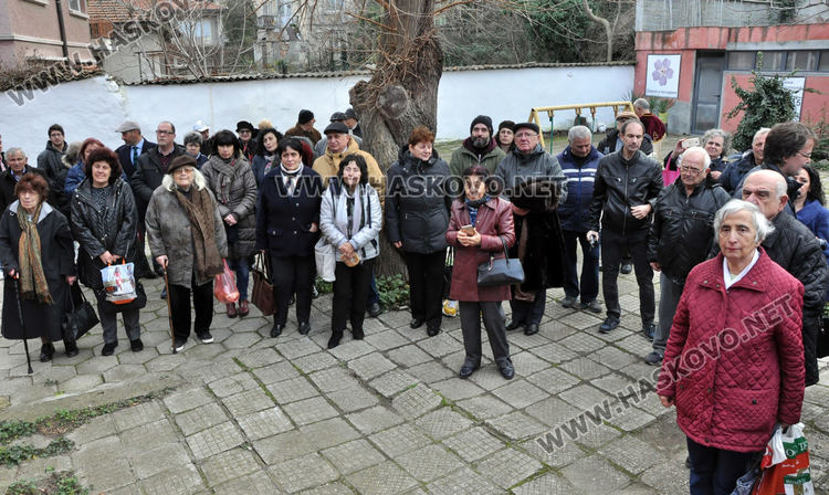 Арменският владика служи в Хасково, откриха и паметна плоча на учителка