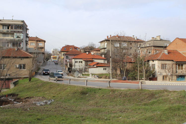 Прекъснаха път заради строителството по улица "Габрово"