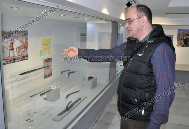 Подарък от музея в края на годината -безплатно посещение и фотоалбум за Левски 