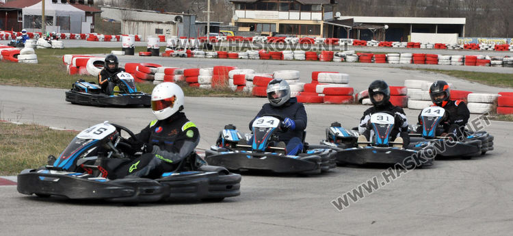 35 пилоти се състезаваха на картинг пистата в Хасково за квота за Световното в Дубай