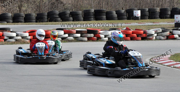 35 пилоти се състезаваха на картинг пистата в Хасково за квота за Световното в Дубай