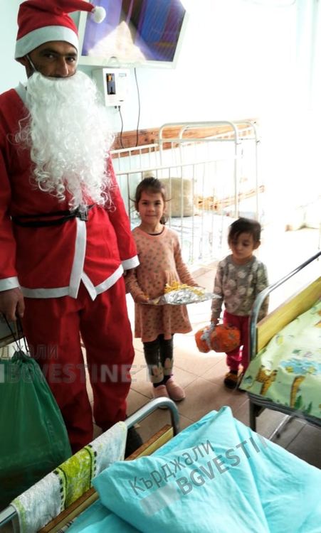 Студенти организираха дарителска акция за Коледа в Кърджали, чрез социалните мрежи