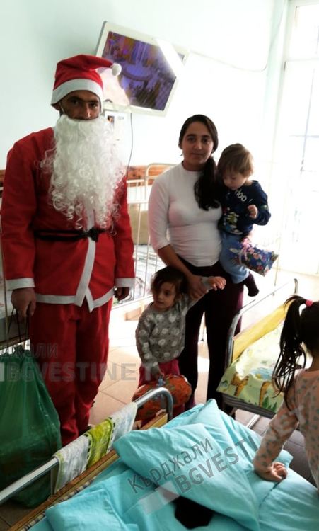 Студенти организираха дарителска акция за Коледа в Кърджали, чрез социалните мрежи