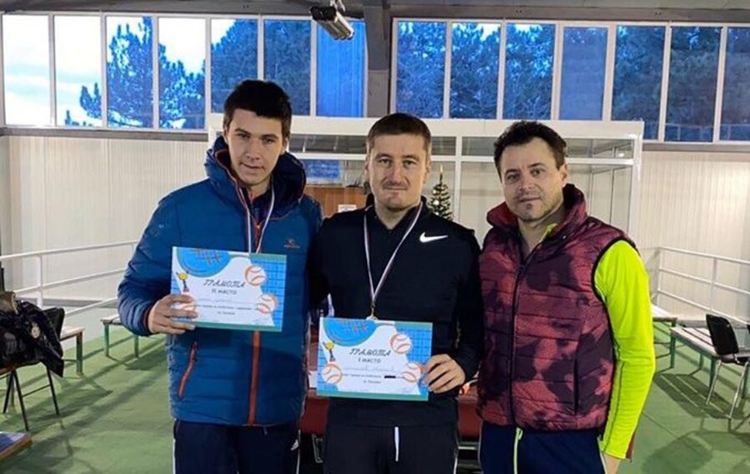 Манолов спечели последния любителски тенис турнир за годината