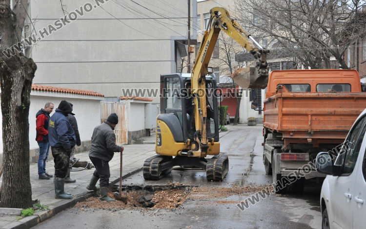Част от центъра на Хасково без вода заради авария