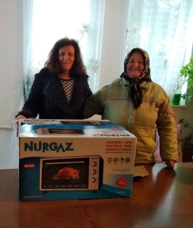 Юркие Емин спечели електрическа фурна от Новогодишната томбола в Млечино