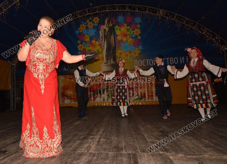 Честита Нова 2020 година! Здраве и много късмет!