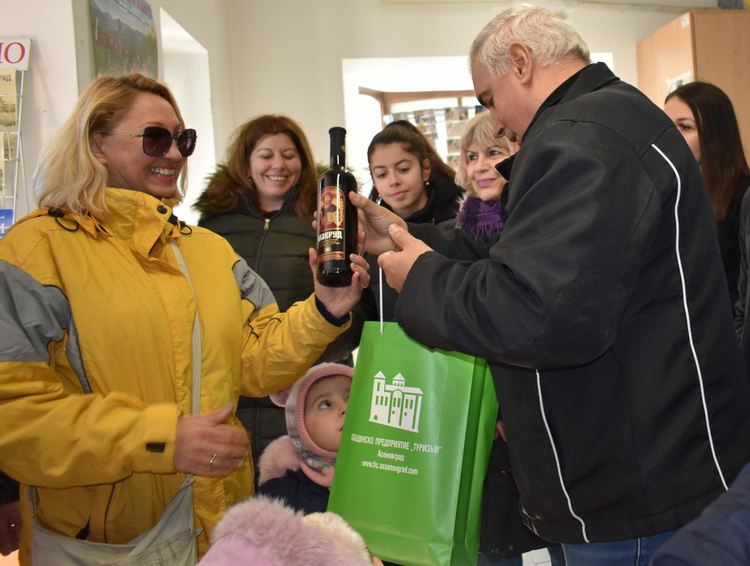 Асенова крепост посрещна 100 000-ия си посетител за 2019 г.