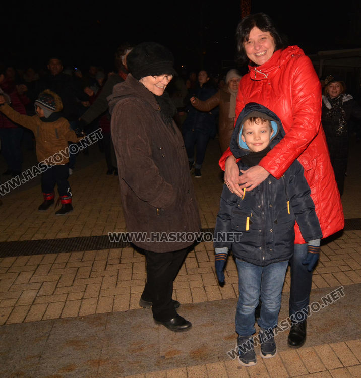 Честита Нова 2020 година! Здраве и много късмет!