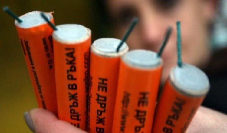 Два пожара от пиратки гасиха огнеборци в новогодишната нощ