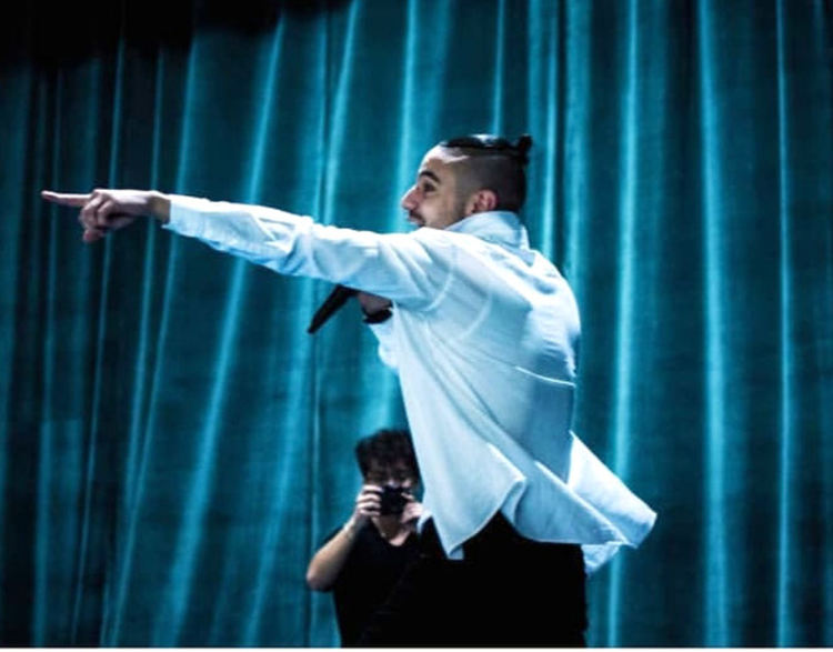 Млади рап-изпълнители с дарение за Центъра за деца с увреждания