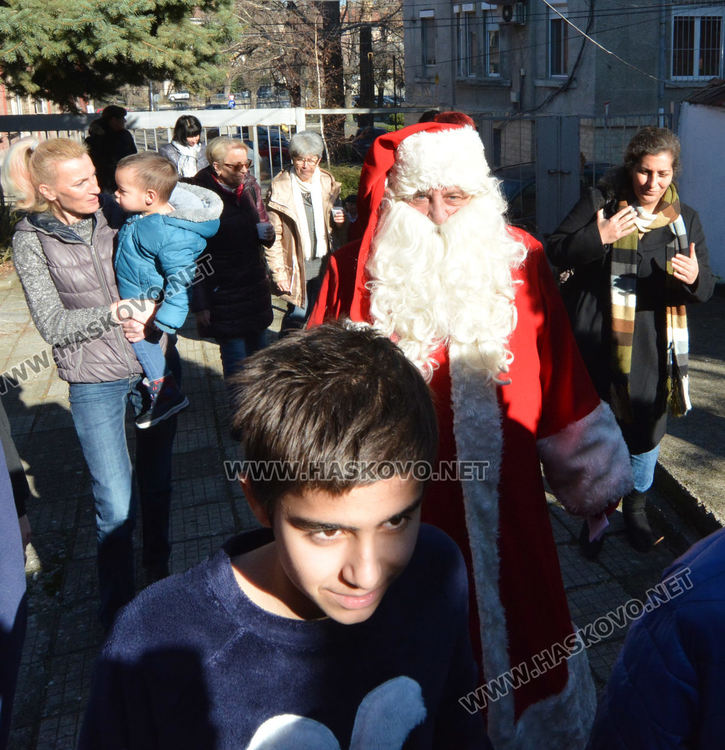 Арменската общност в Хасково отпразнува Коледа