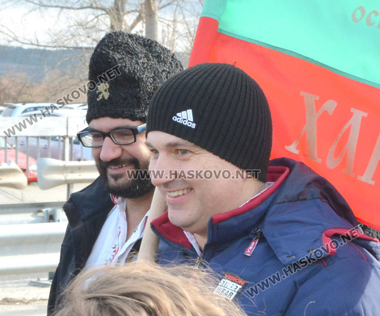 16-годишен ученик от Математическата гимназия спаси Йордановденския кръст в Харманли