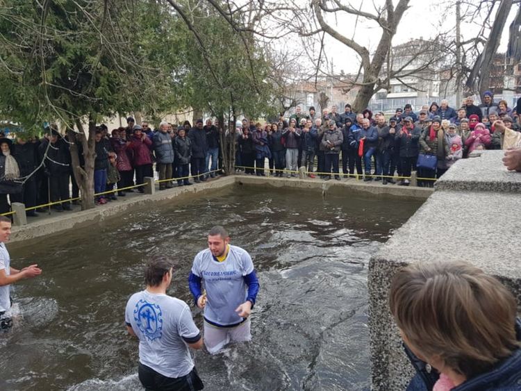 Захари Гавазов е спасителят на кръста тази година