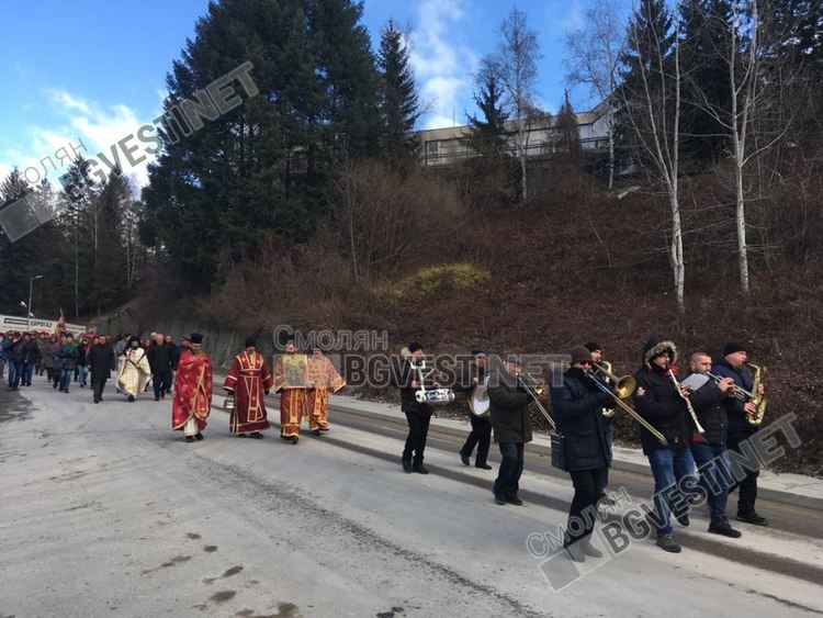 Млад военнослужещ от Смолян извади кръста от река Черна 