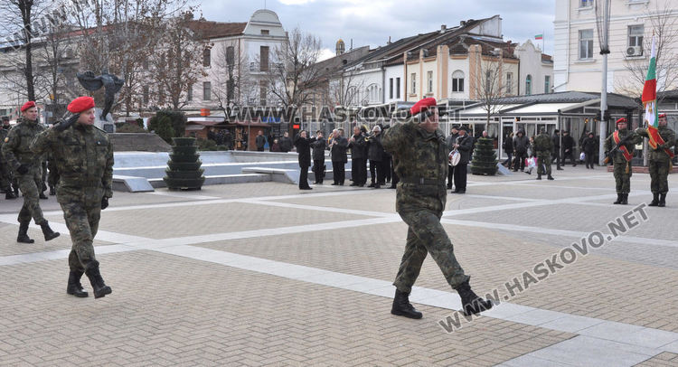 Осветиха бойните знамена в Хасково на Богоявление