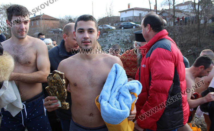 19-годишният Христо Капитанов от Хасково извади кръста в Гарваново