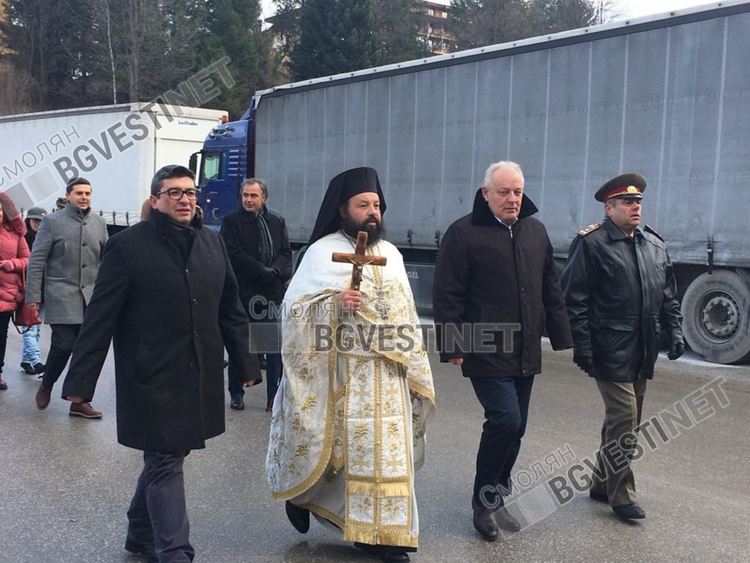 Млад военнослужещ от Смолян извади кръста от река Черна 