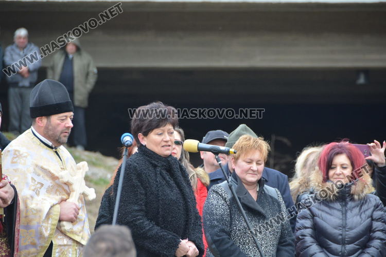 16-годишен ученик от Математическата гимназия спаси Йордановденския кръст в Харманли