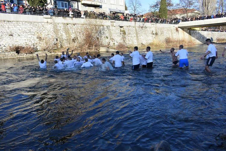 След девет участия за Богоявленския кръст Мартин Пеев е победител за трети път