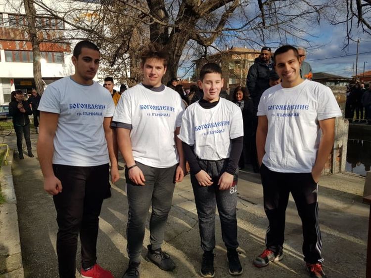 Захари Гавазов е спасителят на кръста тази година