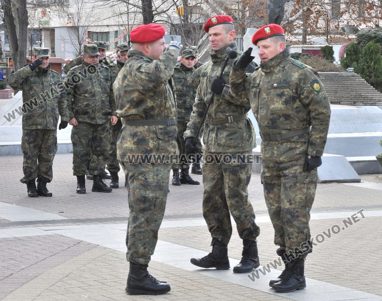 Осветиха бойните знамена в Хасково на Богоявление