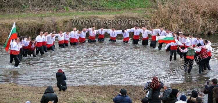 16-годишен ученик от Математическата гимназия спаси Йордановденския кръст в Харманли