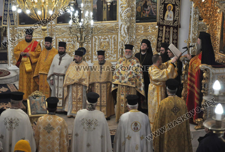 Митрополит Николай служи в Хасково на Ивановден