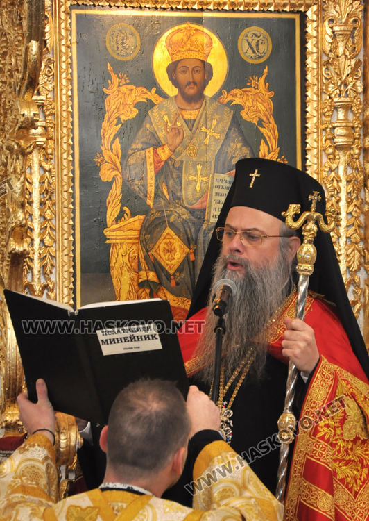 Митрополит Николай служи в Хасково на Ивановден