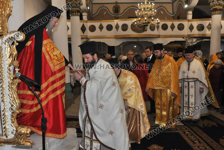 Митрополит Николай служи в Хасково на Ивановден