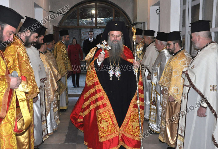 Митрополит Николай служи в Хасково на Ивановден