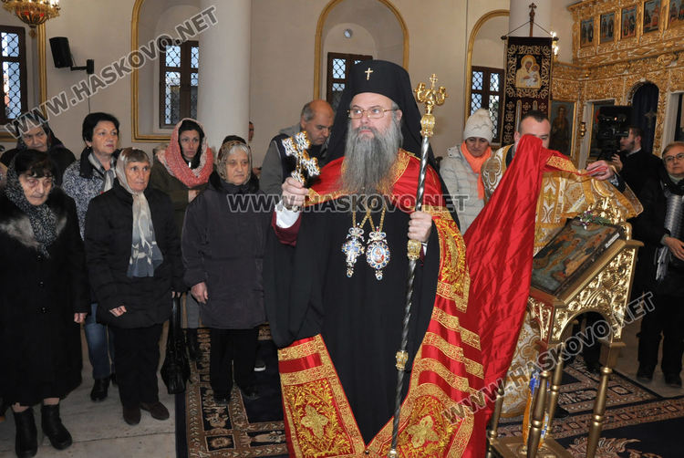 Митрополит Николай служи в Хасково на Ивановден