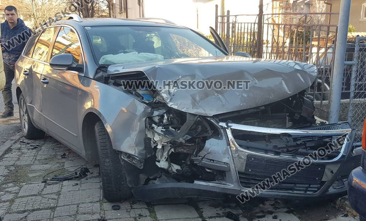 Шофьор не спря на знак “Стоп“ и предизвика катастрофа