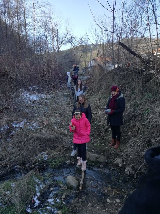 В Могилица възстановиха древен ритуал за Водици, девойки гадаят за кого ще се омъжат