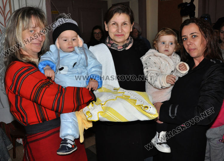 бебетата Кристиян и Веронка