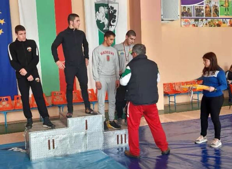 6 медала за хасковските борци от Държавното лично първенство