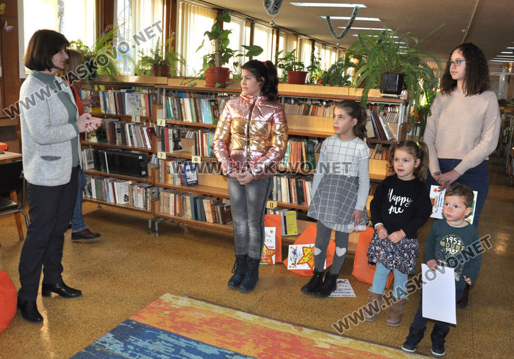 Ивайла Александрова и Азра Али са най-четящите деца в Хасково за 2019 г.