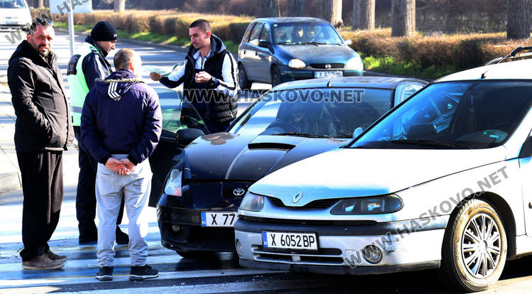 Рено и Тойота катастрофираха на „Лебеда”