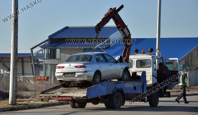 Алфа се разби в стълб край „Болярово”